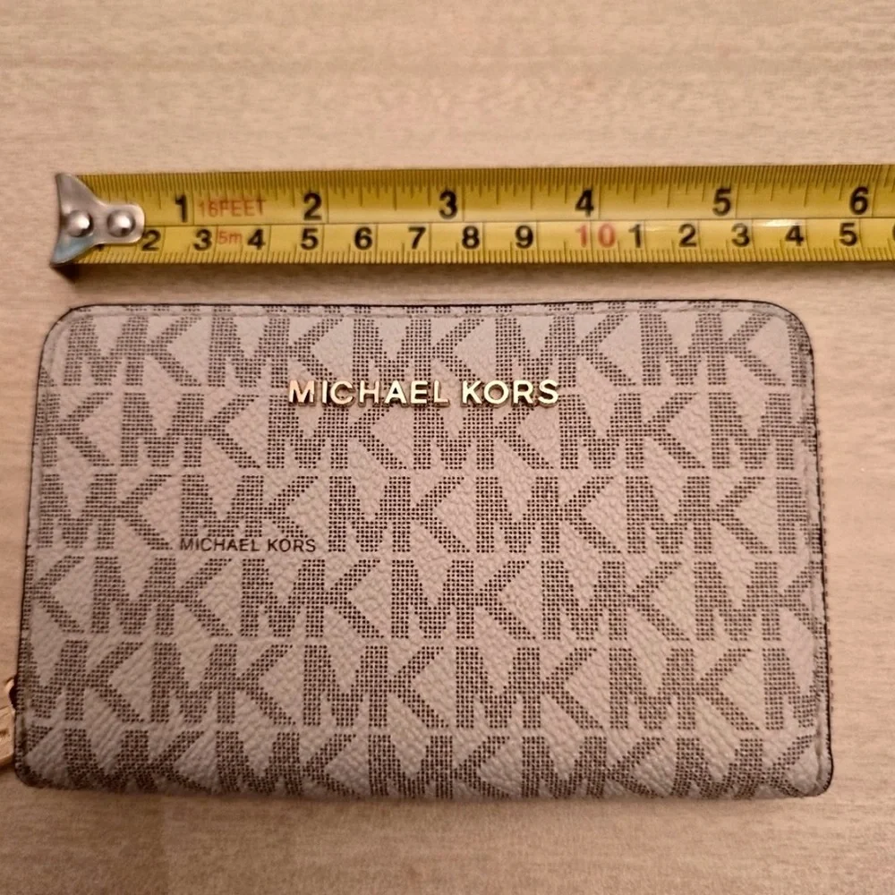 Michael Kors Monogram Wallet EUC